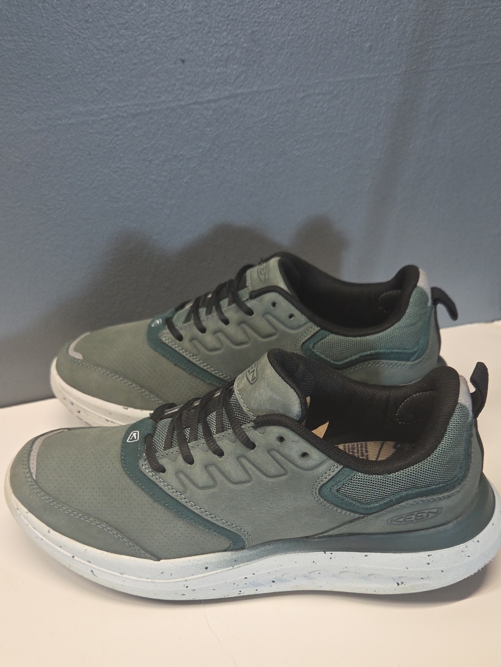 Keen Men's WK400 walking Leather Sneakers Size 9.5